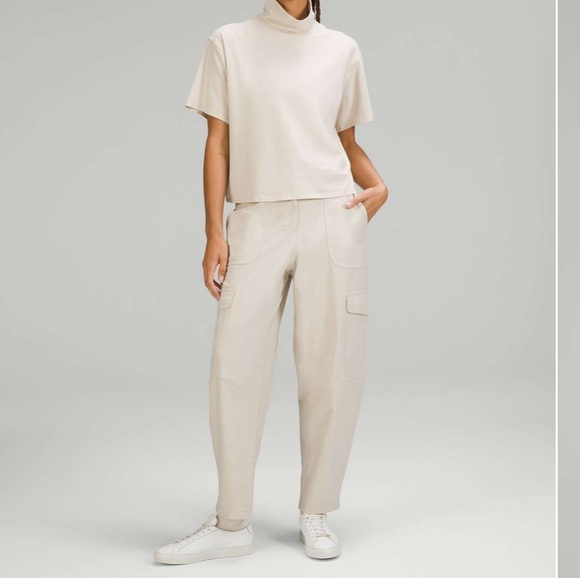 Lululemon Relaxed-Fit Cotton-Blend Turtleneck T-Shirt size L NWOT - Picture 7 of 7